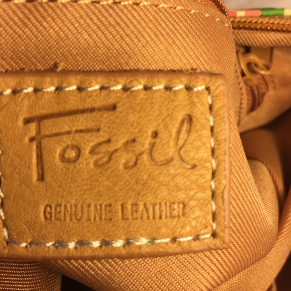 Fossil leather crossbody almost new roomy bright - Picture 7 of 8